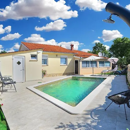 Holiday home Mit Privatpool Fuer 6 Personen Ca 120 Qm In Paradiz Bei Vodnjan, Istrien Suedkueste Von Istrien