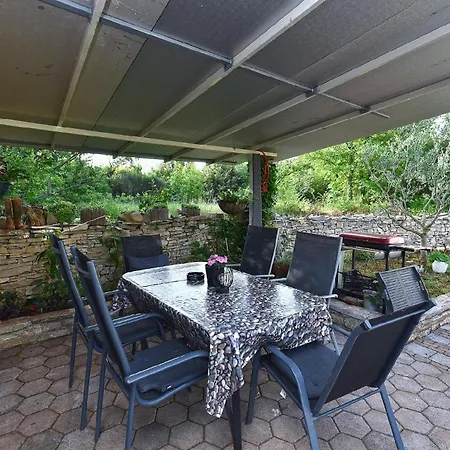 Mit Privatpool Fuer 6 Personen Ca 120 Qm In Paradiz Bei Vodnjan, Istrien Suedkueste Von Istrien Holiday home