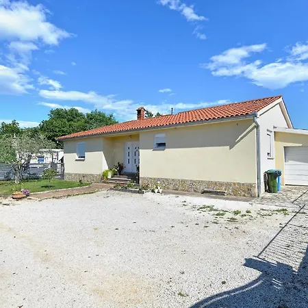 Holiday home Mit Privatpool Fuer 6 Personen Ca 120 Qm In Paradiz Bei Vodnjan, Istrien Suedkueste Von Istrien